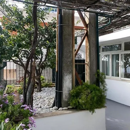 Ploce - Two Bedroom With Sea View - Iva Racica 12 Street Apartment