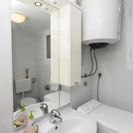 Ploce - Two Bedroom With Sea View - Iva Racica 12 Street *