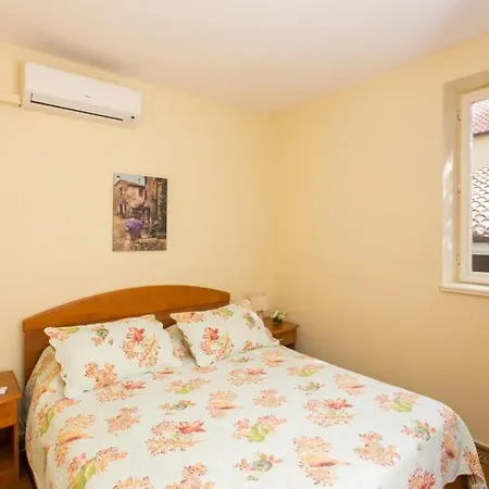 Ploce - Two Bedroom With Sea View - Iva Racica 12 Street アパート